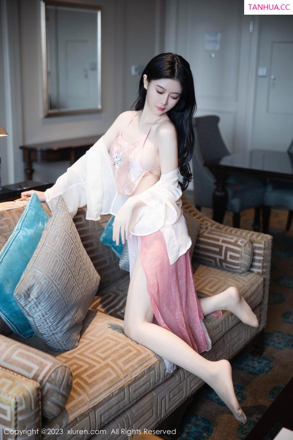   [XiuRen]高清写真图 2023.08.25 No.7290 幼幼 古装美腿第8张图片